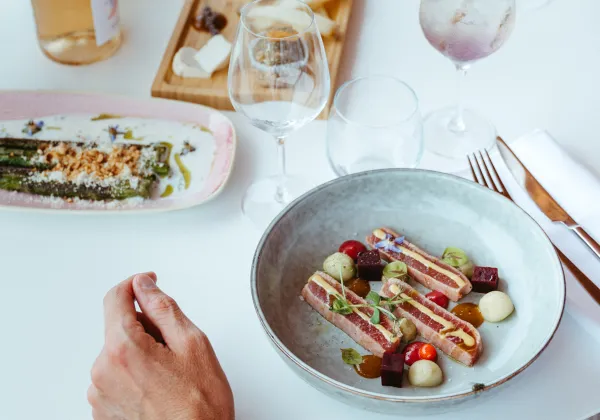 Déjeuner gastronomique au milieu des vignes